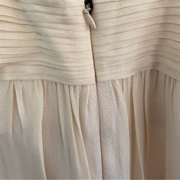 BCBG Silk Dress Vanilla Size 4 - Picture 4 of 8